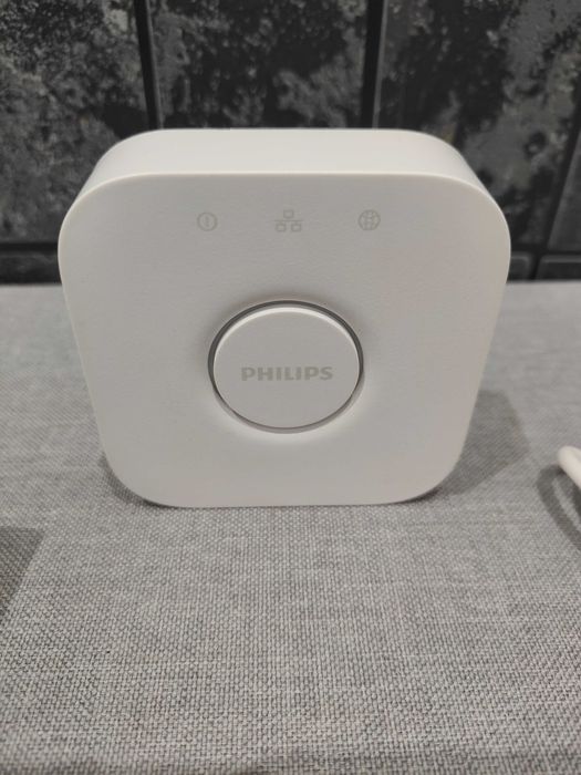 Lampi inteligente PHILIPS Hue Play + Philips Hub Bridge