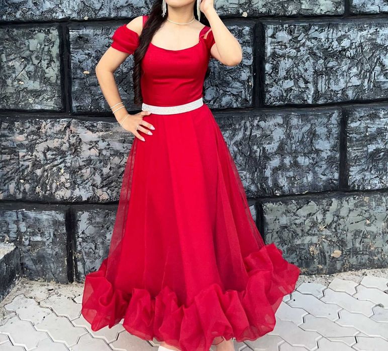 Продается шикарное вечернее платье красного цвета