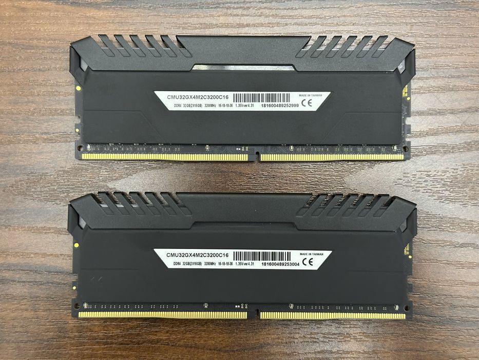 Corsair Vengeance LED DDR4 32GB 2x16 3200MHz CL16