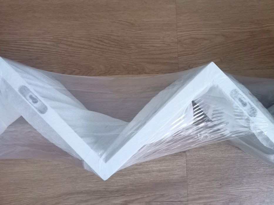 Продам книжную полку