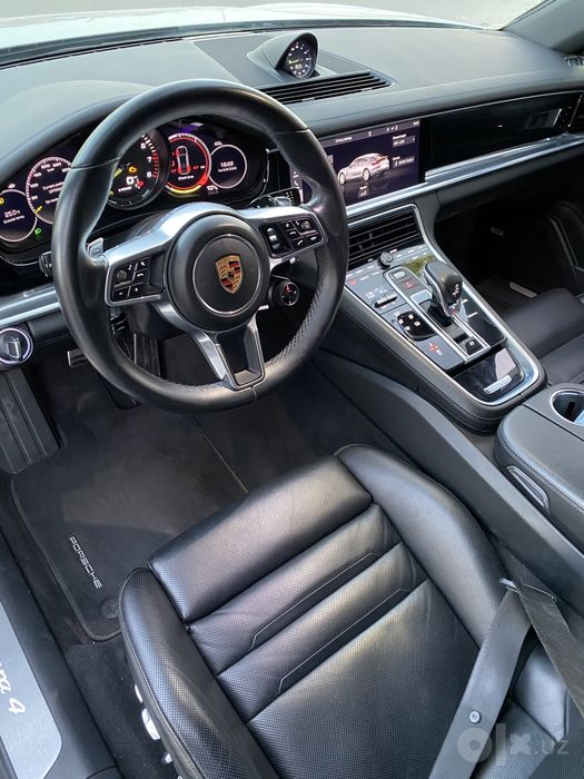 Porsche Panamera 4