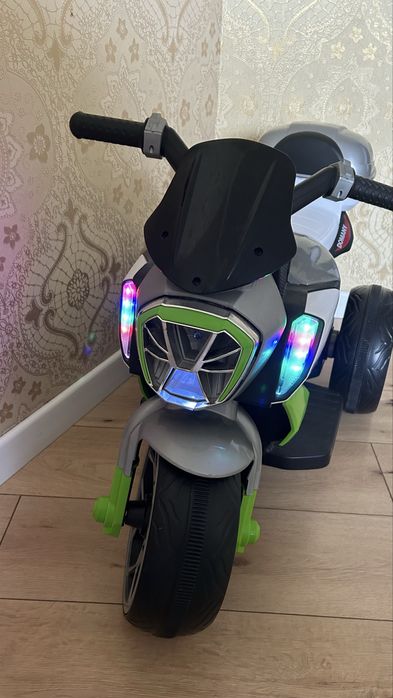 Детский электомотоцикл