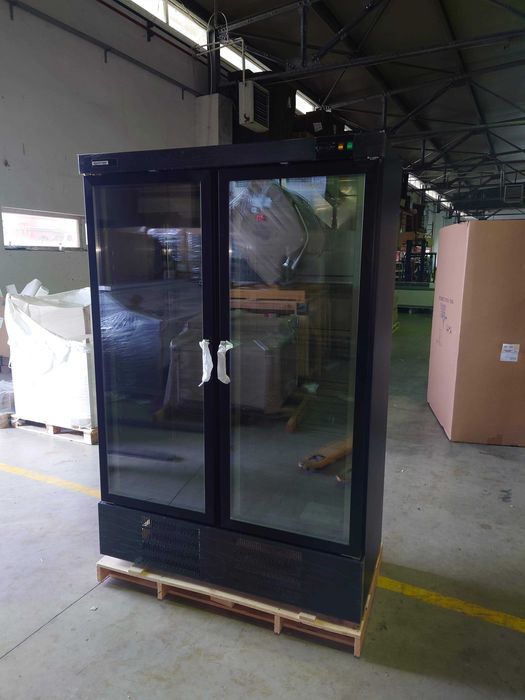 Vitrina verticala congelare AHT CVC 1.37m / Noua / Profesionala