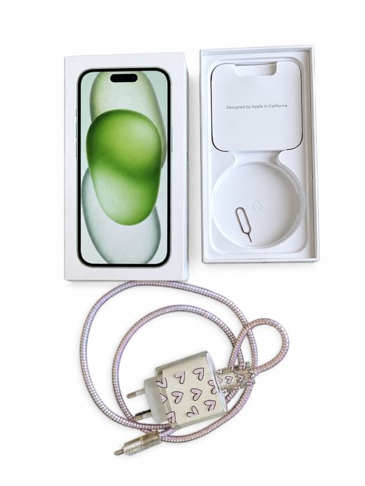 Смартфон Apple iPhone 15 6 ГБ/128 ГБ зеленый
