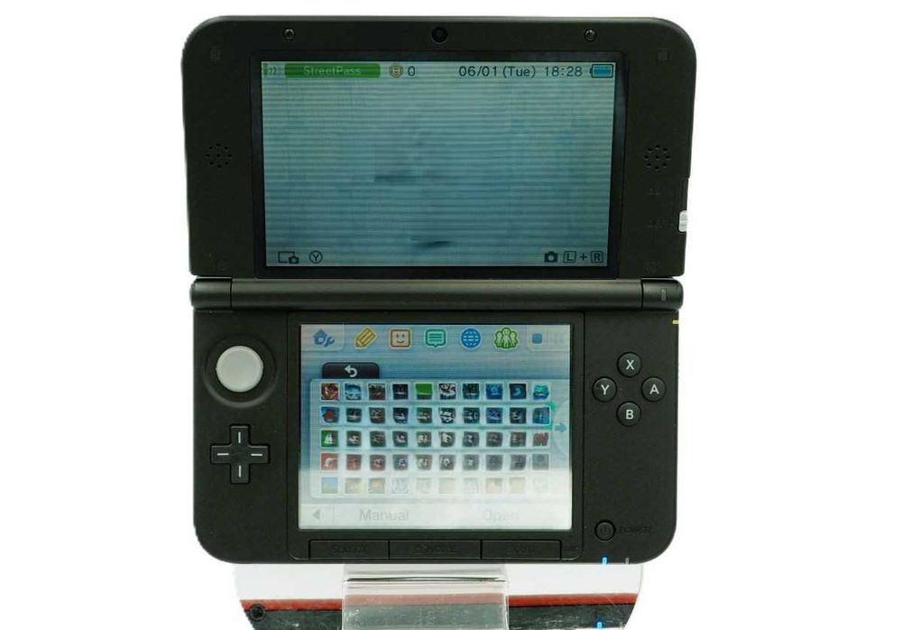 Nintendo 3DS XL Red Black Japan-Premium – Modată, 64GB