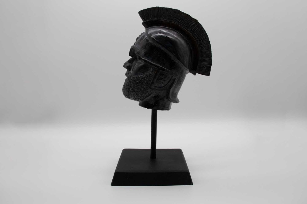 Ръчно изработена портретна глава „Один“ – вдъхновена от върховния бог