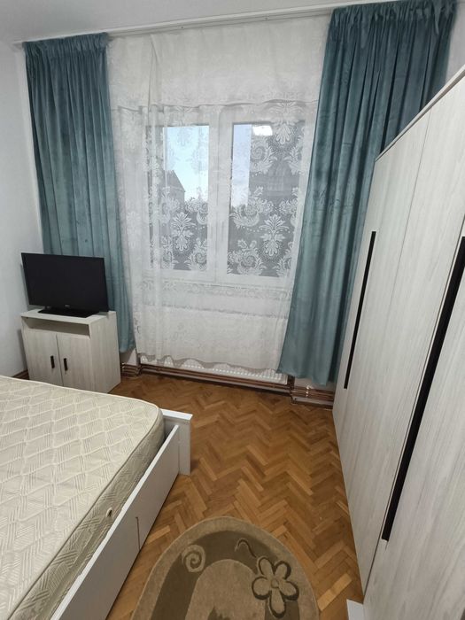 Închiriez apartament 3 camere Slavici, zona RFN