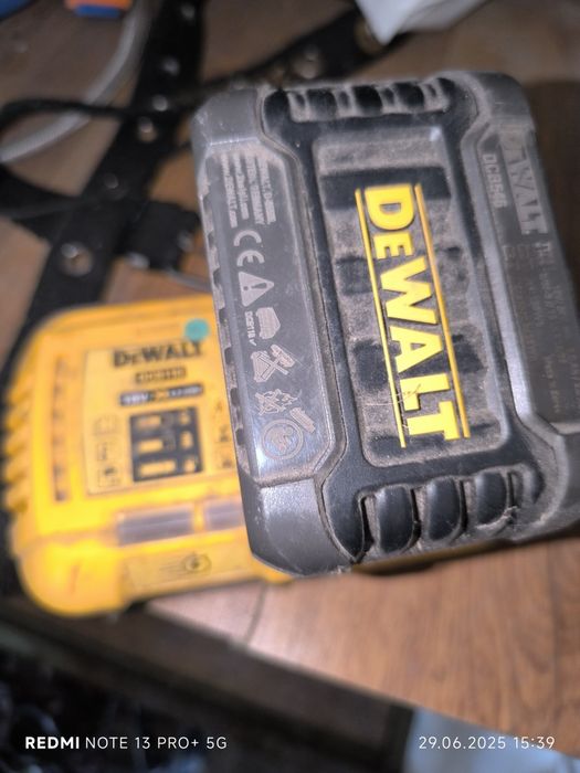 Circular cu masa pe acumulatori dewalt dcs7485lt dcs