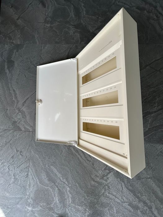 Hager Vand tablou electric pe tencuiala 36 module Hager si 2 usi pentru tablou Hager