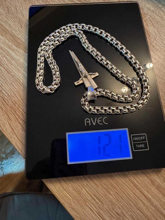 Сребърен ланец със кръст