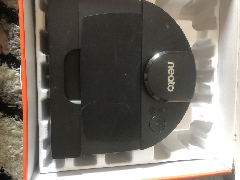 Robot aspirator neato d9