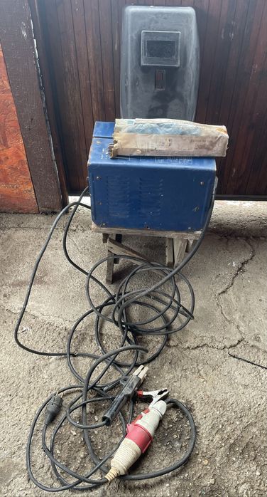 Vand aparat de sudura cu electrod