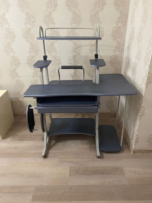 Матрас и Стол даром ! Самовывоз