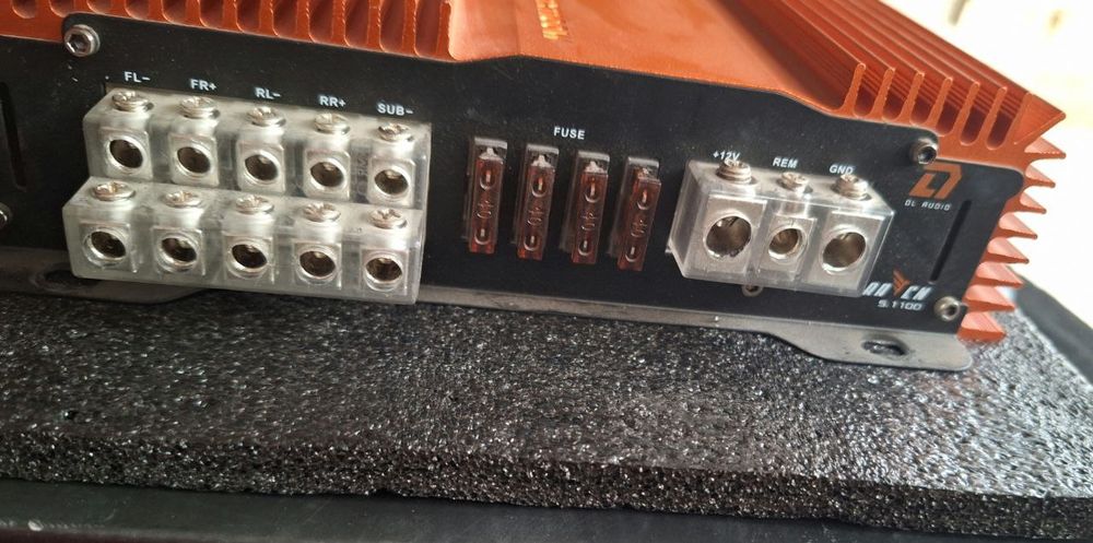 Продам усилитель.