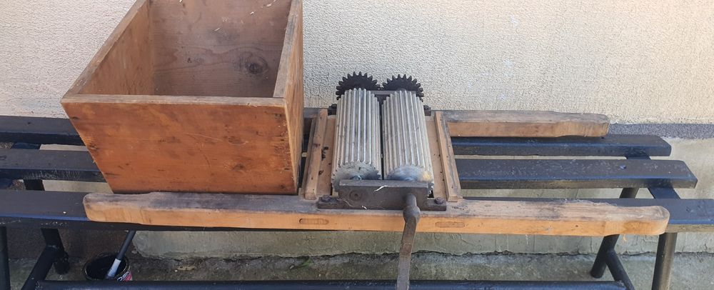 Zdrobitor manual pentru struguri