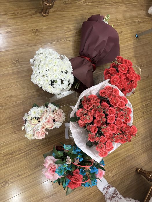 Цветы сегодня подарили