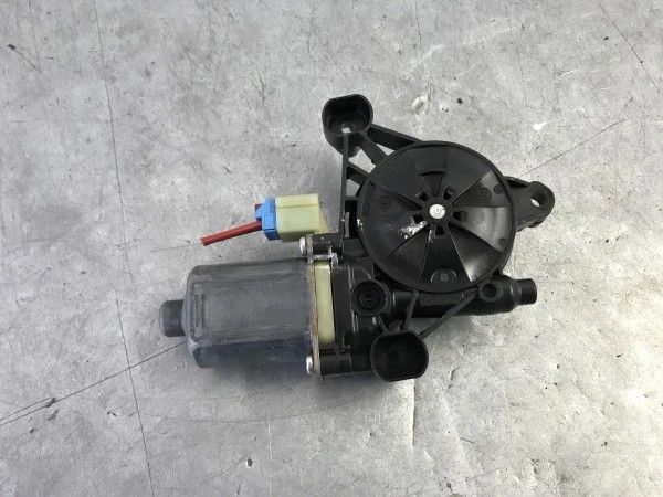 Motoras geam stanga fata Volkswagen Golf MK7 2018 cod 5Q0959802B