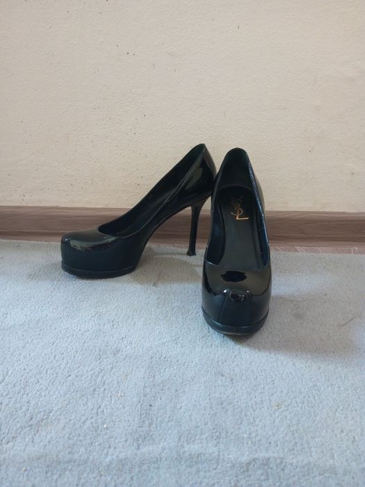 Продам лаковые туфли