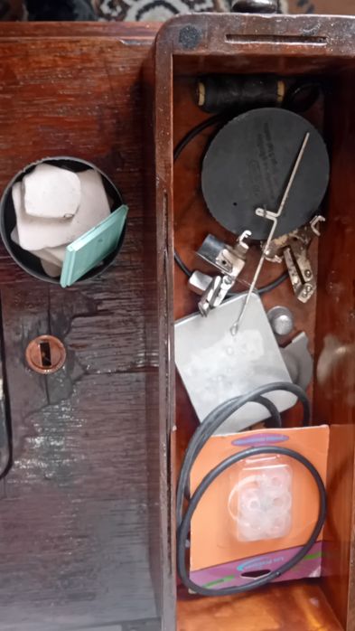 Mașină de cusut singer