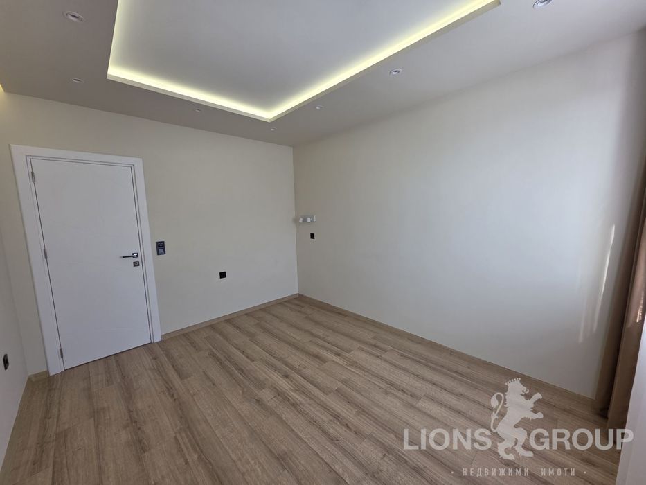 Продава се Тристаен апартамент в Варна, м-т Пчелина - 84 кв.м за 1595 €/кв.м - Снимка #12