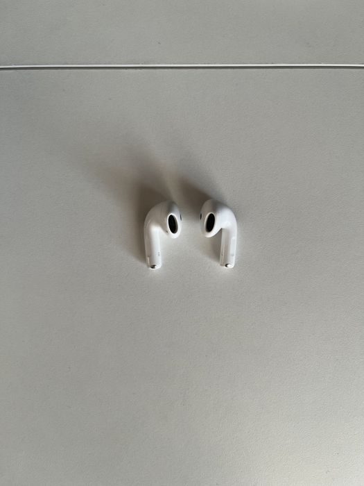 Apple Airpods 4 поколения