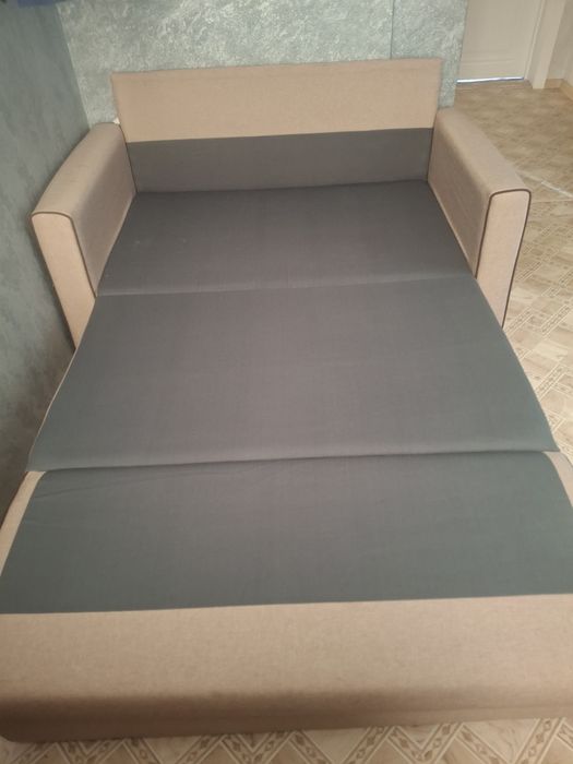 Продам диван небольшой