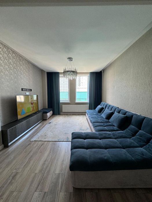 Продам тв тумбу.