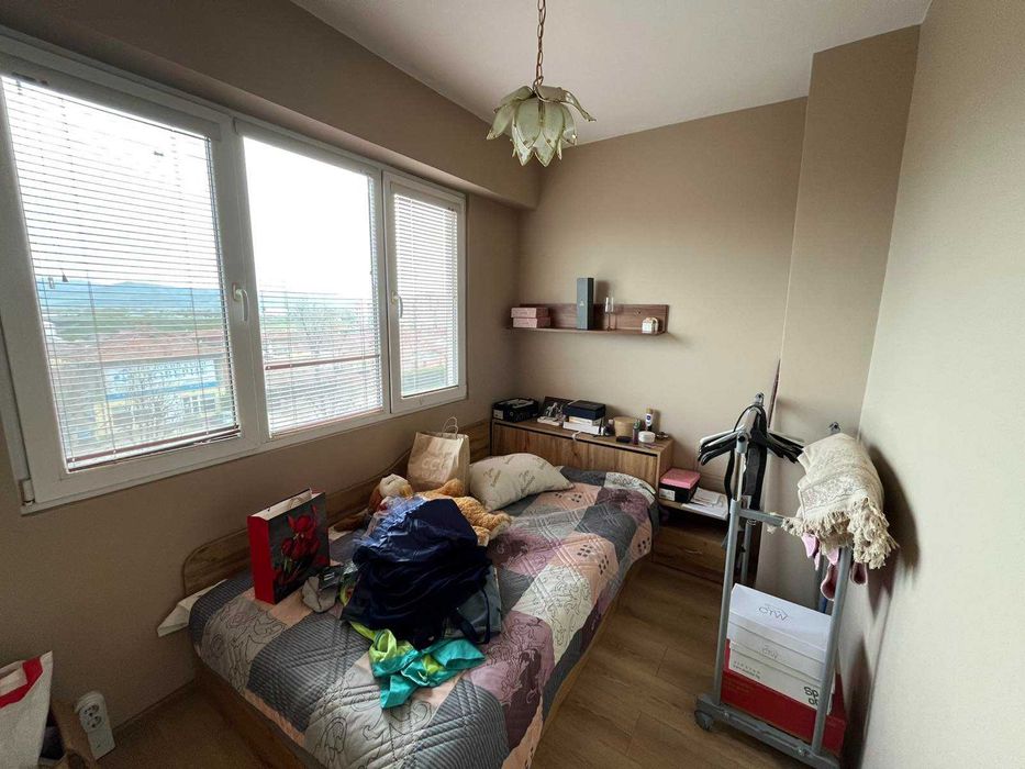 Тристаен апартамент (преустроен от двустаен) за продажба – ж.к. Изток, Казанлък