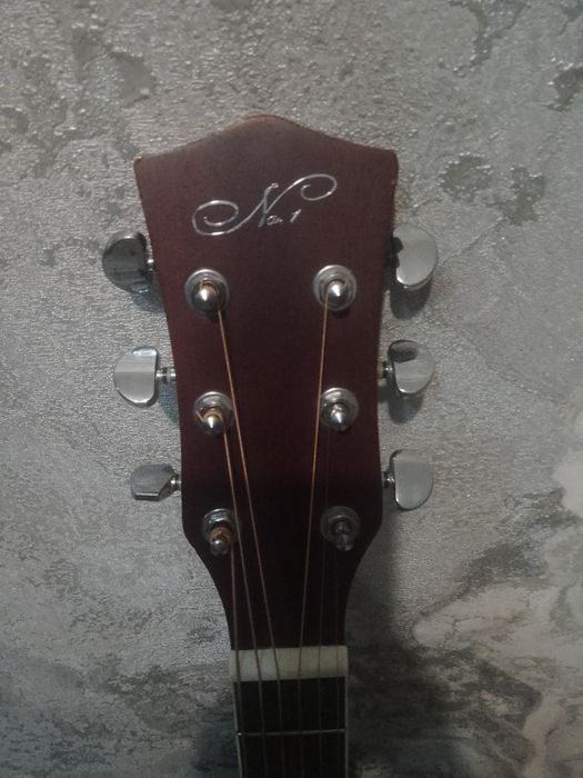 акустическая гитара в очень хорошей состоянии