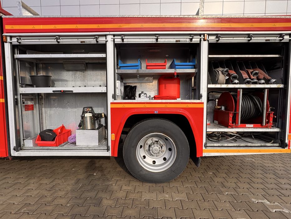 Mașina de pompieri VOLVO FL6 automată, înmatriculată și echipată