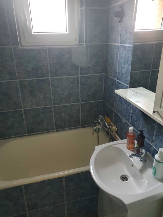 Inchiriez apartament 3 camere in Mărătei !