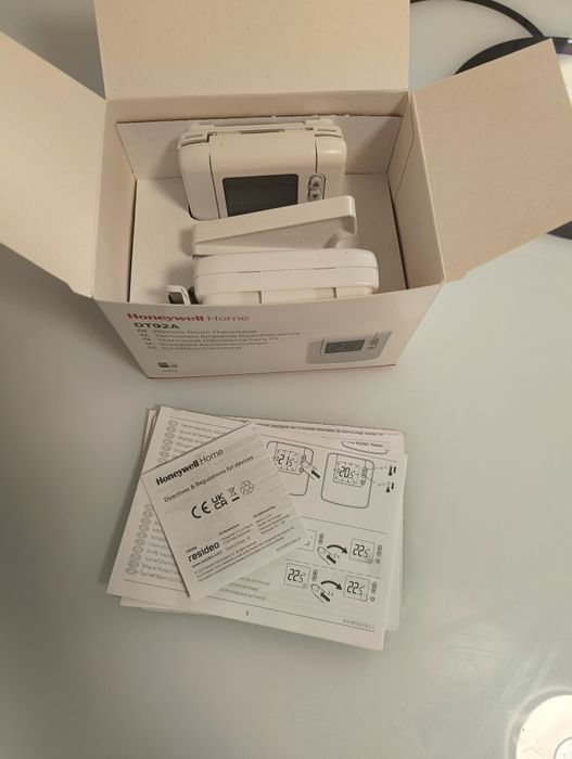 Termostat wireless  Honeyweel home DT92A