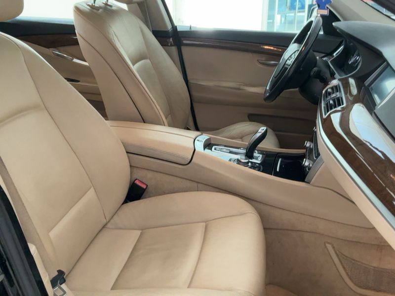 BMW 5er 530d GT Excellis 2011