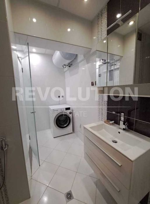 Луксозен тристаен апартамент в жк. Левски