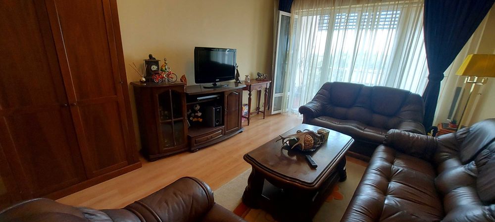 Продава се Четиристаен апартамент в Хасково, Любен Каравелов - 100 кв.м за 1275 €/кв.м - Снимка #2