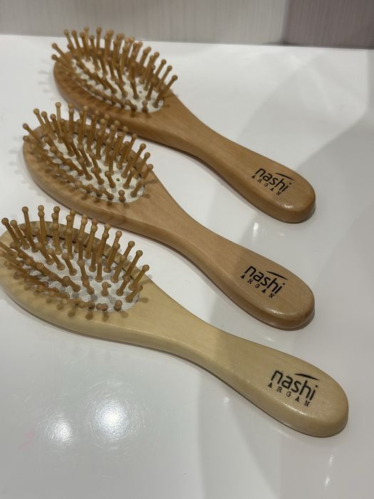Ленти и четки за коса Nashi
