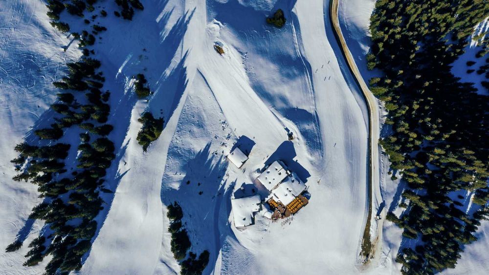 Foto-video aerian cu dronă profesională pentru afacerea ta