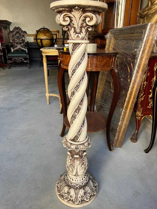 Piedestal Baroc/praf de marmura!