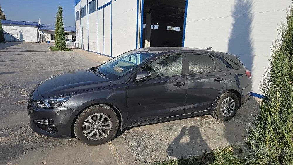 Hyundai i30 sotiladi yaxshi holatda 2022 yil