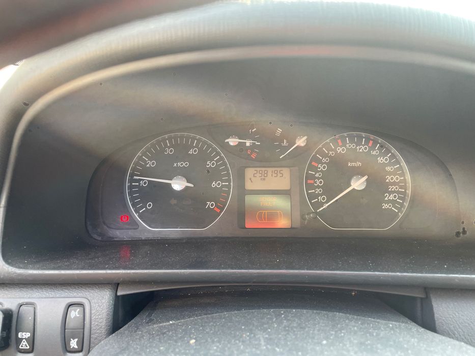 Продавам Reno laguna