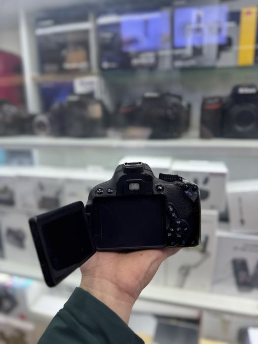 Canon 650 D + 18-55 mm is II