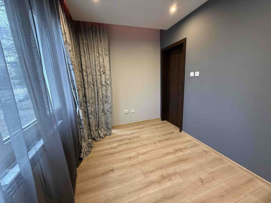 Продава се Тристаен апартамент в София, Люлин 8 - 65 кв.м за 1530 €/кв.м - Снимка #11