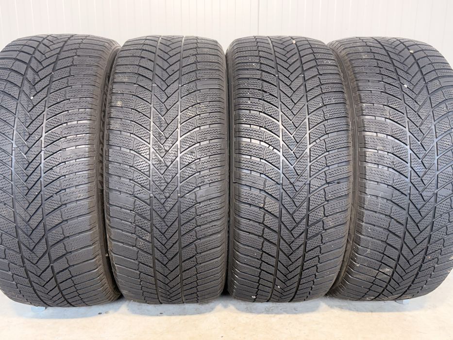 255/45/19 зимни гуми BRIDGESTONE BLIZZAK LM005