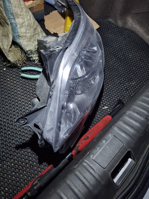 Продам фару кобальт