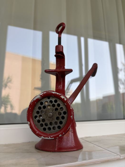 Mașină de tocat manuală