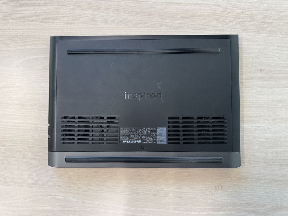 Ноутбук DELL Inspiron 7577