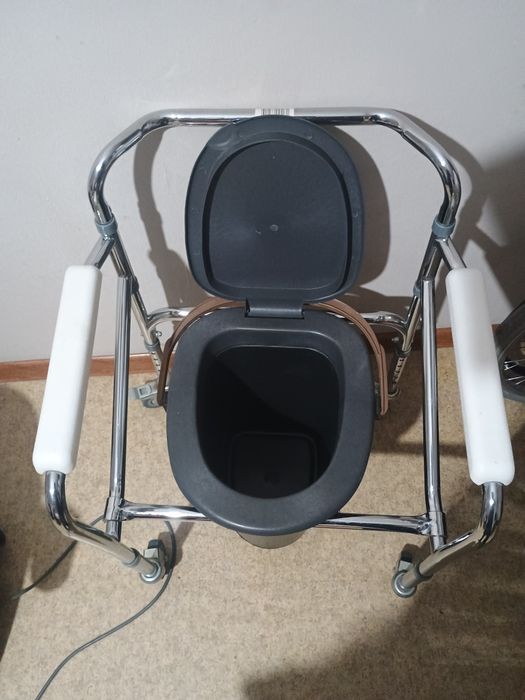 Продам биотуалет для неходячих людей