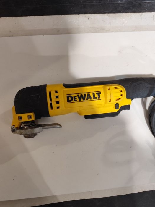 Коледна цена мултитул осцилатор Девалт DeWALT DWE315