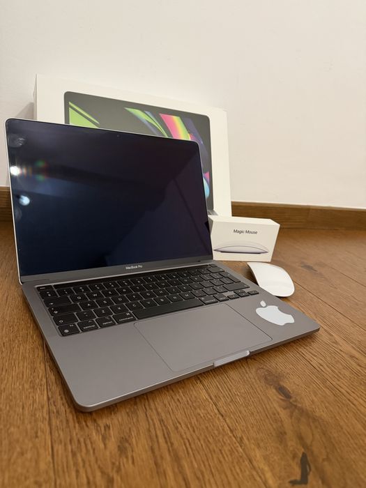MacBook Pro 13 Inch + Magin Mouse