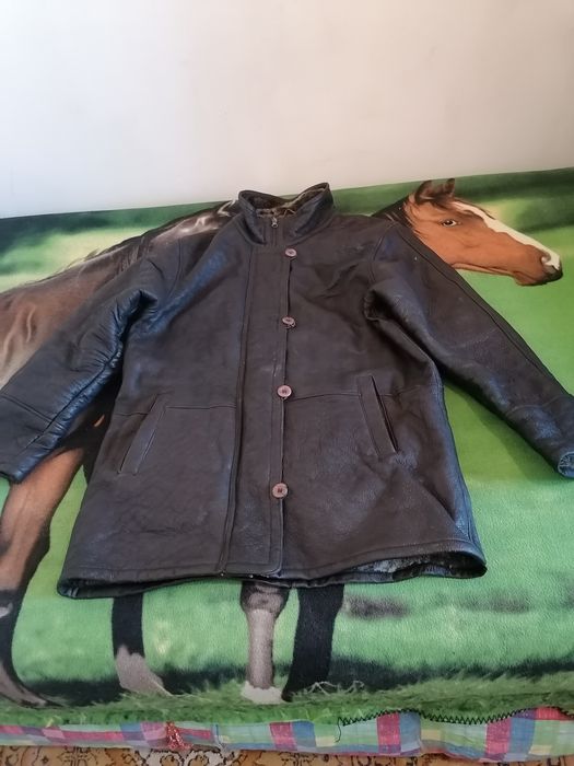 Haină de piele (mărimea 40)